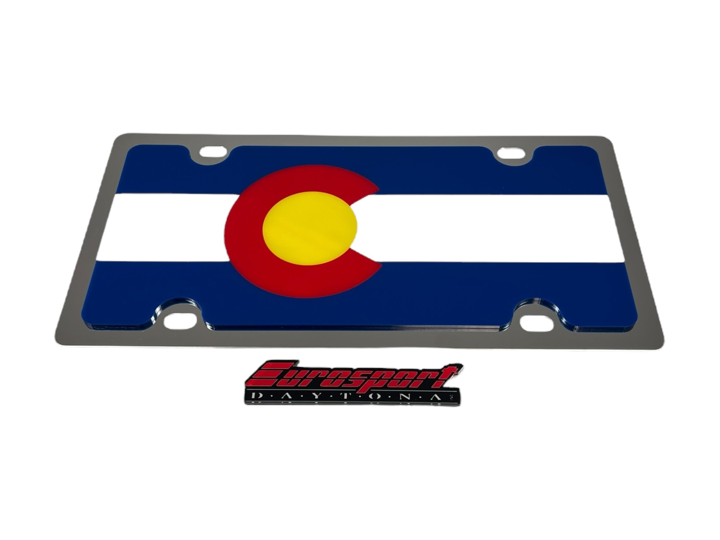 a license plate with the flag of colorado