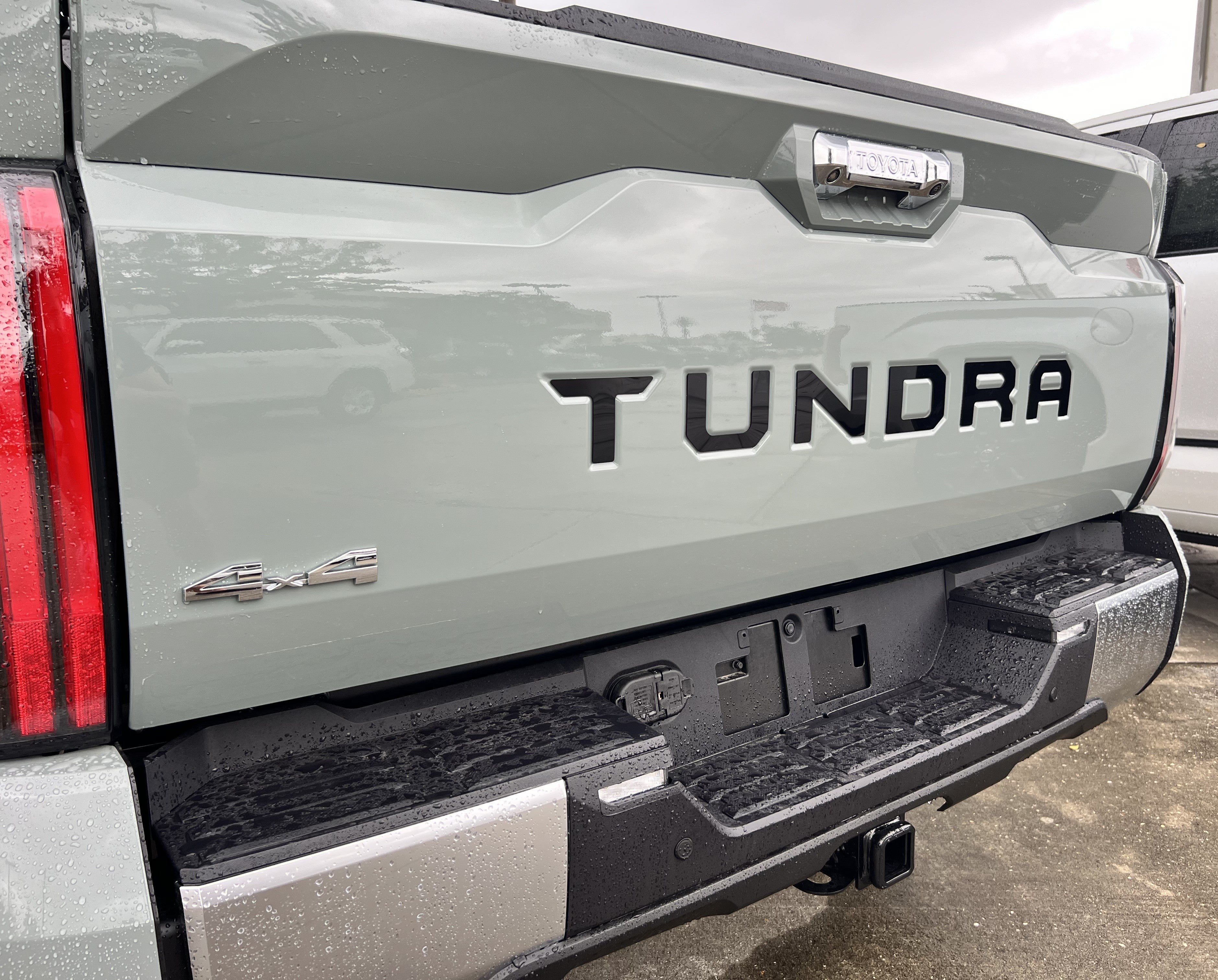 2021-2024 Toyota Tundra Tailgate Lettering Kit